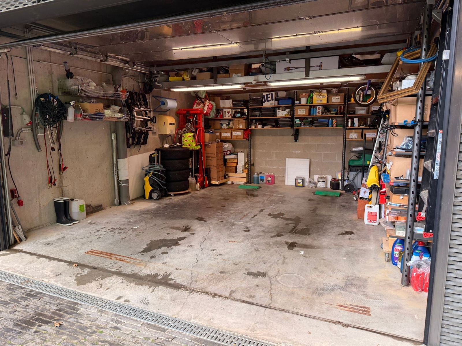 FOTO’S 3 : Garage te 1640 RHODE-SAINT-GENÈSE (België) - Prijs &euro;&nbsp;60.000
