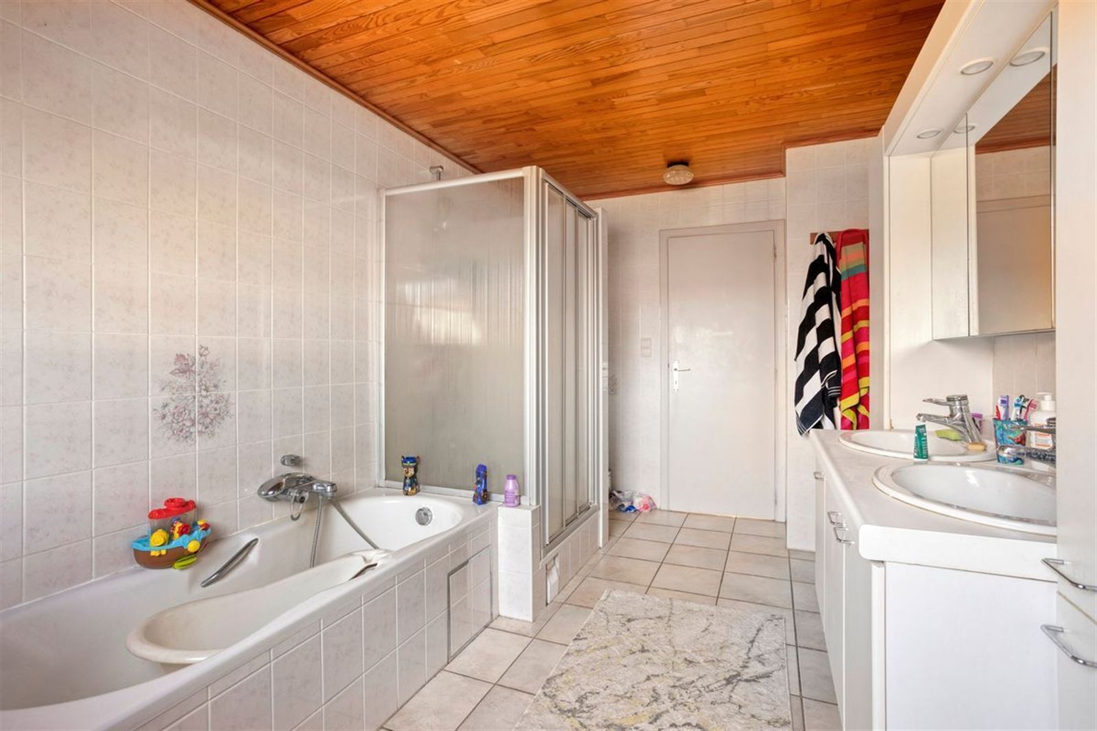 FOTO’S 18 : Woning te 1600 SINT-PIETERS-LEEUW (België) - Prijs &euro;&nbsp;469.000