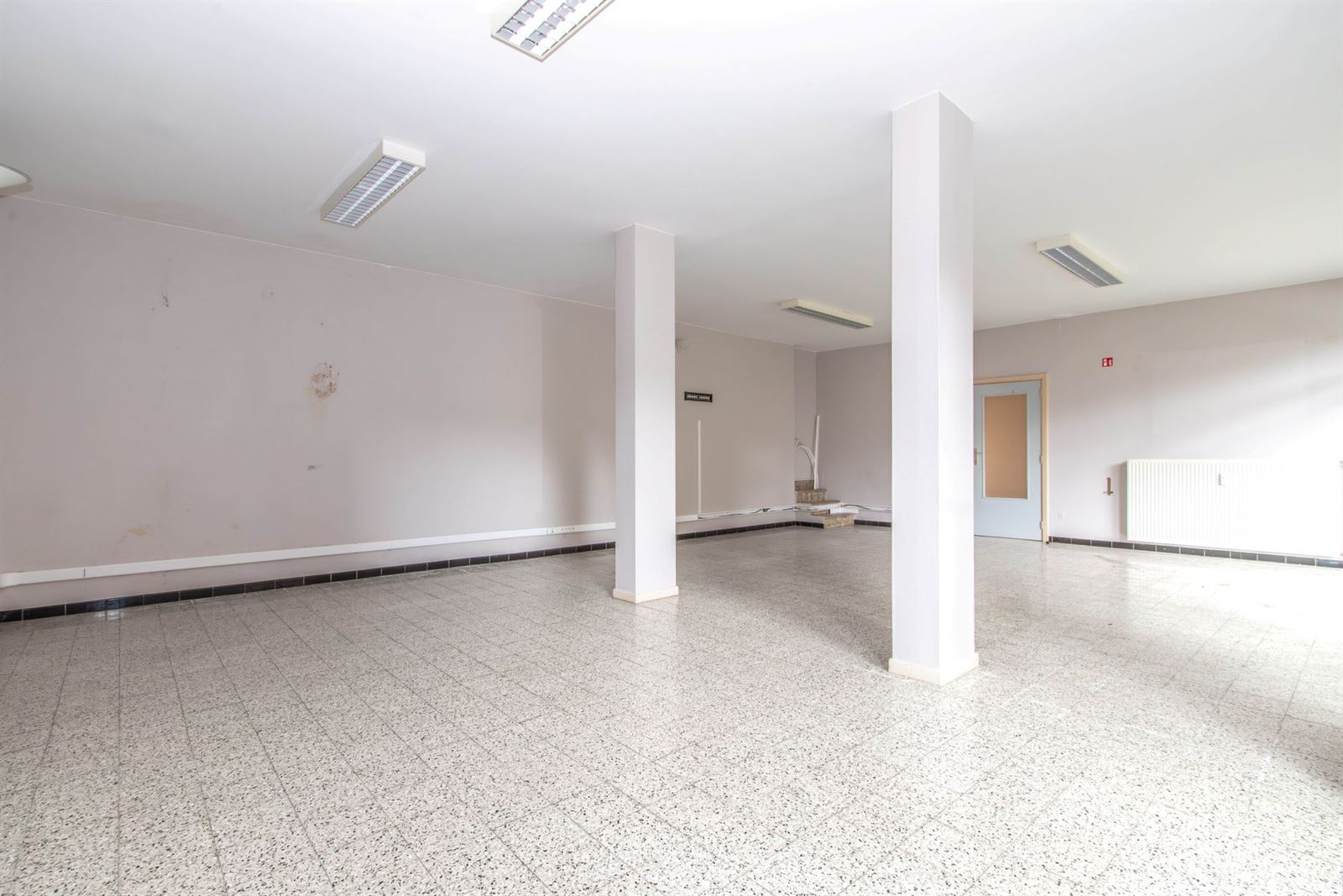 FOTO’S 7 : Kantoorruimte te 1653 DWORP (België) - Prijs &euro;&nbsp;850