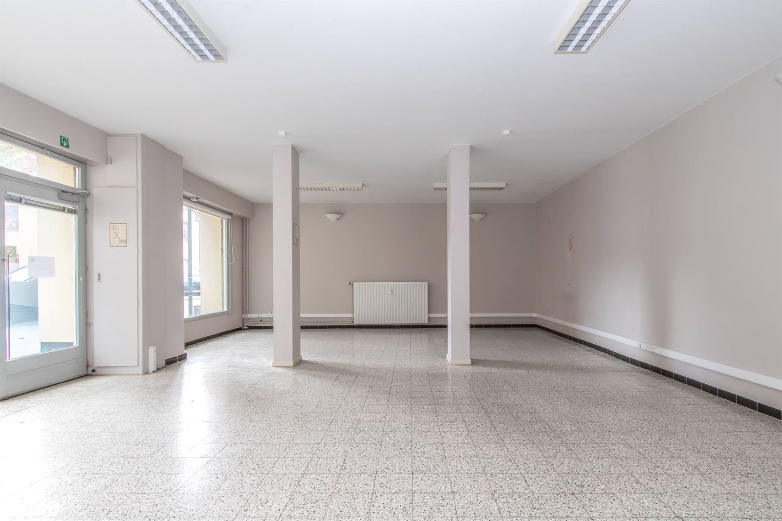 FOTO’S 6 : Kantoorruimte te 1653 DWORP (België) - Prijs &euro;&nbsp;850