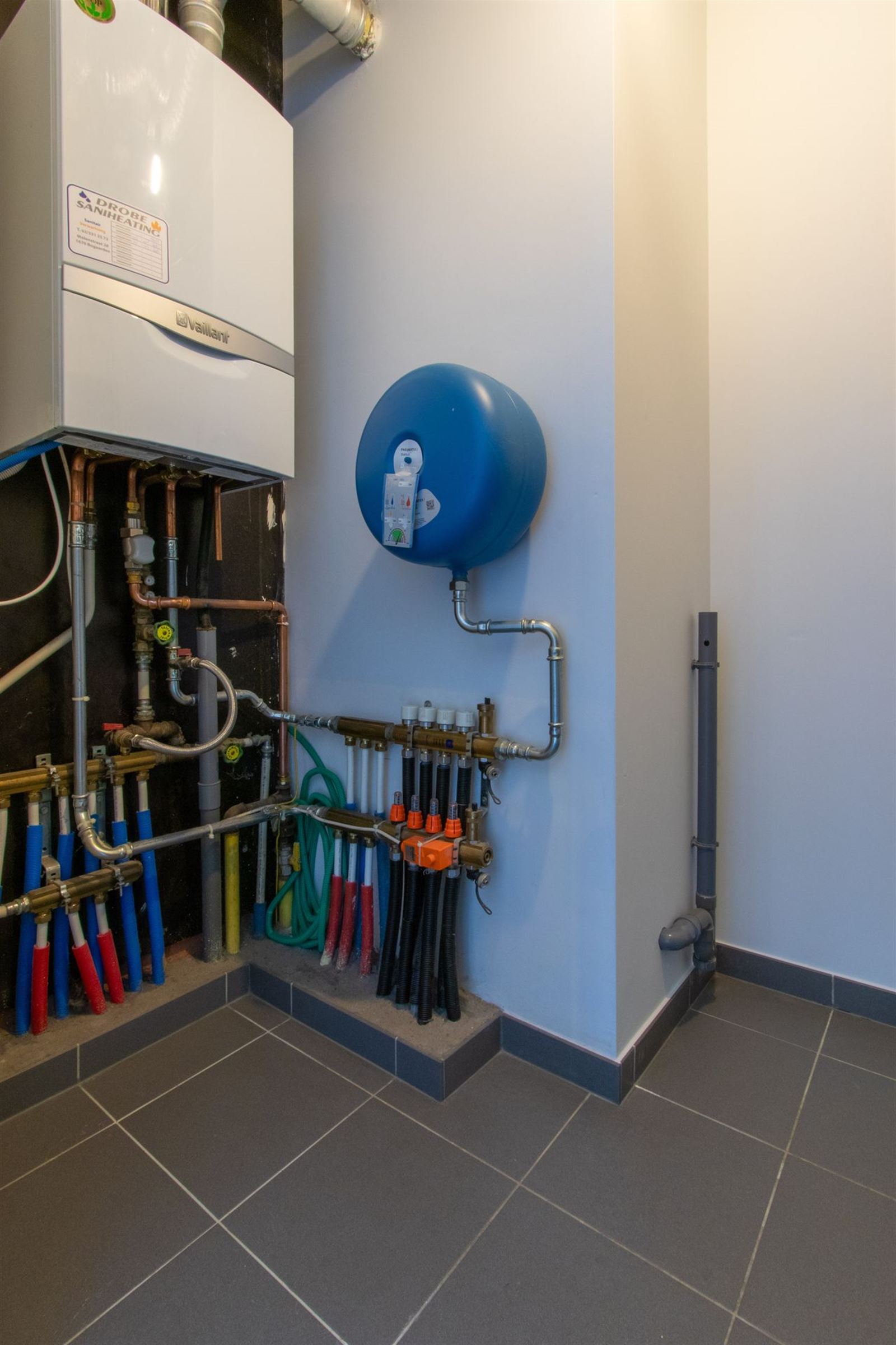 FOTO’S 15 : Appartement te 1600 SINT-PIETERS-LEEUW (België) - Prijs &euro;&nbsp;1.100
