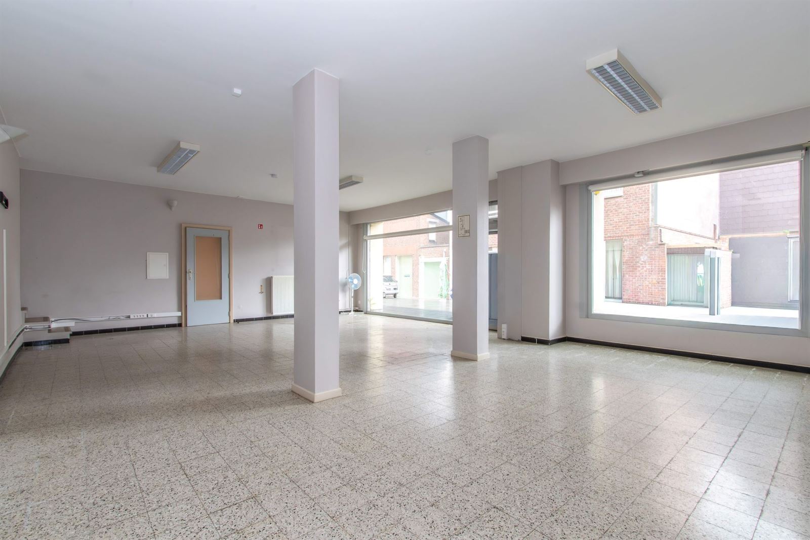 FOTO’S 4 : Kantoorruimte te 1653 DWORP (België) - Prijs &euro;&nbsp;850