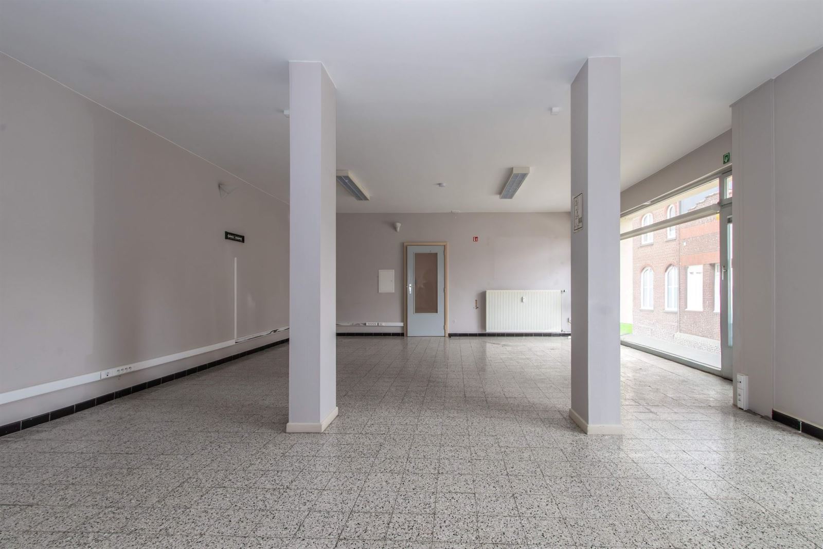 FOTO’S 5 : Kantoorruimte te 1653 DWORP (België) - Prijs &euro;&nbsp;850