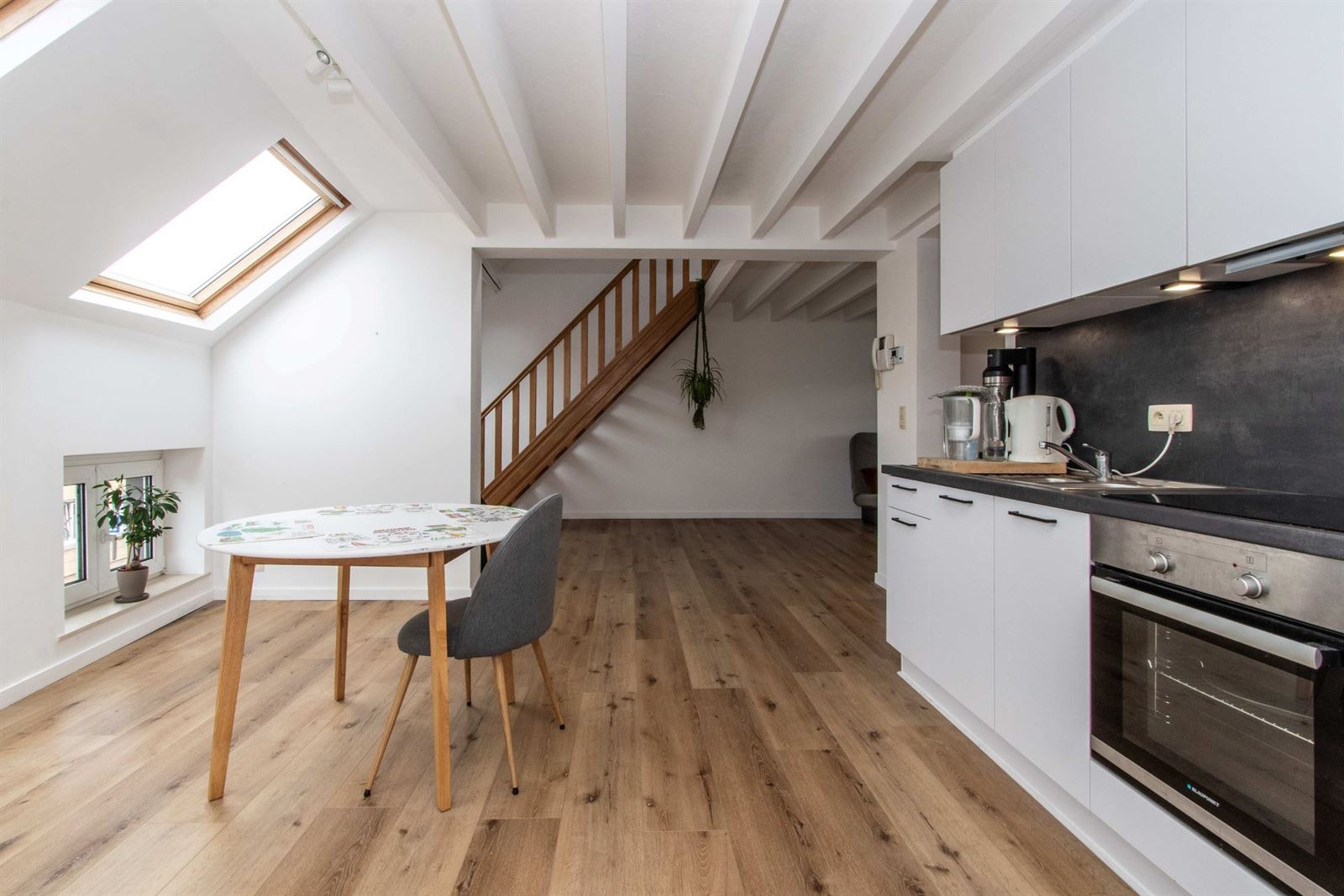 FOTO’S 6 : Duplex te 1180 UKKEL (België) - Prijs &euro;&nbsp;1.080
