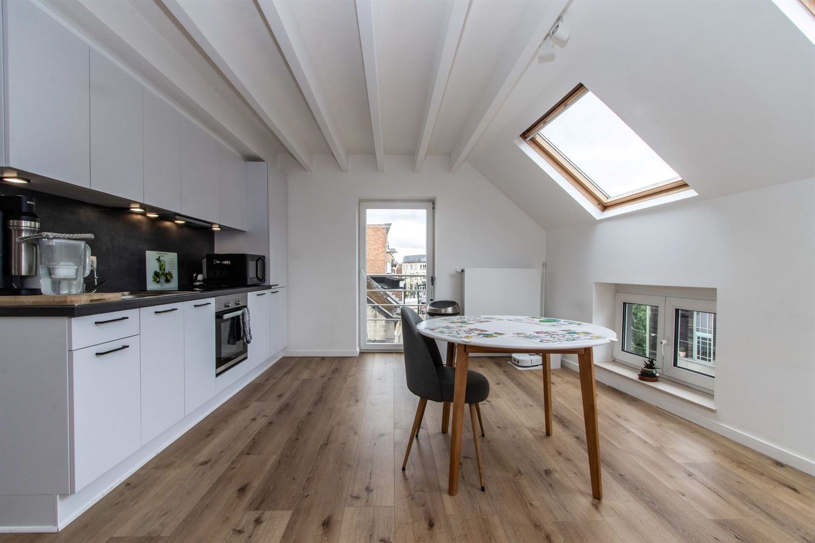 FOTO’S 4 : Duplex te 1180 UKKEL (België) - Prijs &euro;&nbsp;1.080
