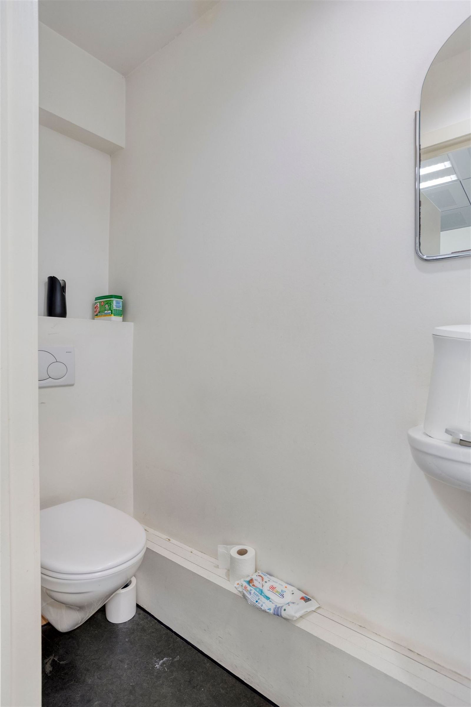 FOTO’S 24 : Kantoorruimte te 1600 SINT-PIETERS-LEEUW (België) - Prijs &euro;&nbsp;275.000