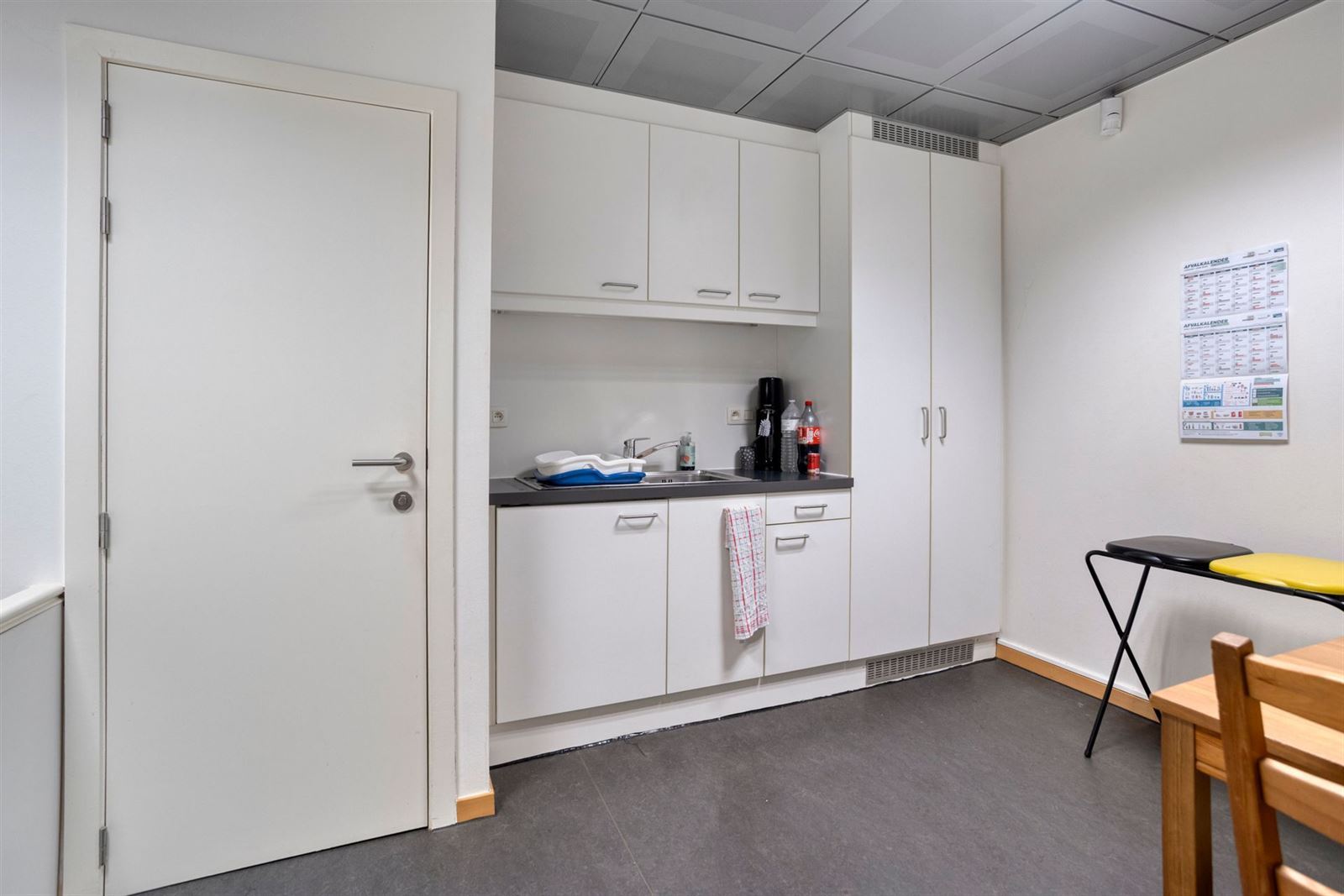 FOTO’S 22 : Kantoorruimte te 1600 SINT-PIETERS-LEEUW (België) - Prijs &euro;&nbsp;275.000