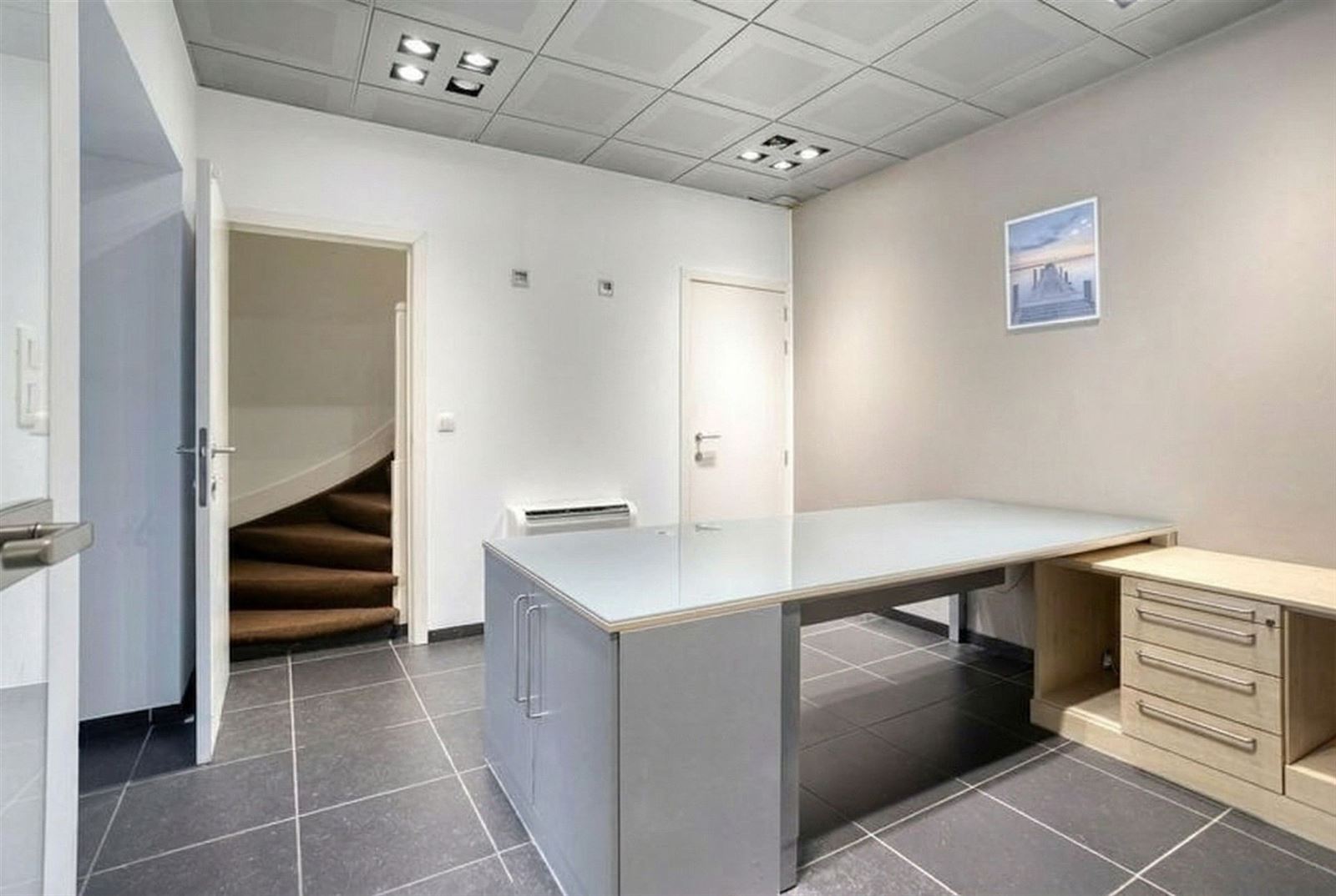 FOTO’S 18 : Kantoorruimte te 1600 SINT-PIETERS-LEEUW (België) - Prijs &euro;&nbsp;275.000