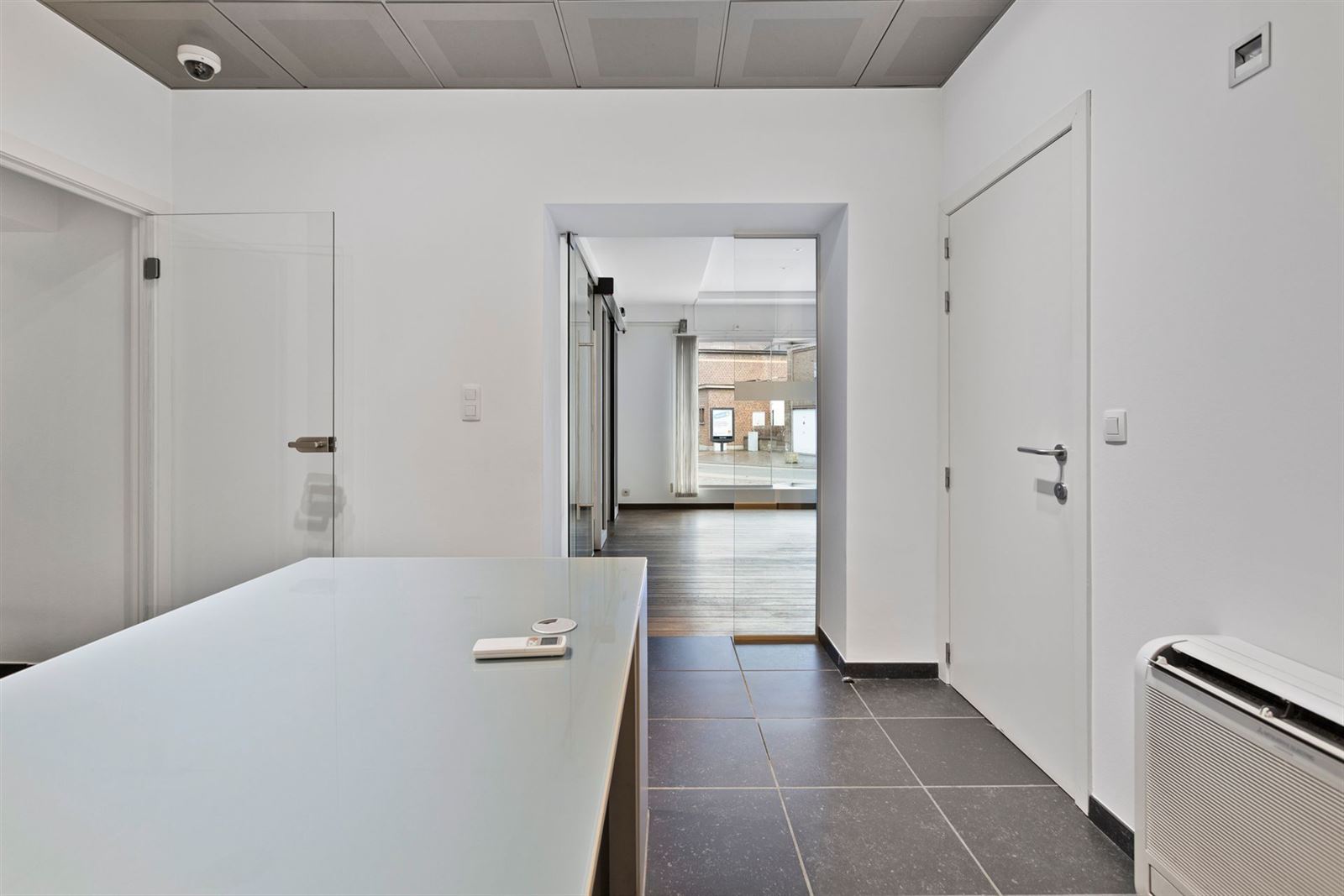 FOTO’S 17 : Kantoorruimte te 1600 SINT-PIETERS-LEEUW (België) - Prijs &euro;&nbsp;275.000