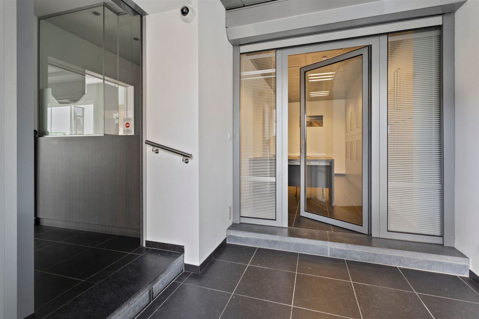 FOTO’S 3 : Kantoorruimte te 1600 SINT-PIETERS-LEEUW (België) - Prijs &euro;&nbsp;275.000