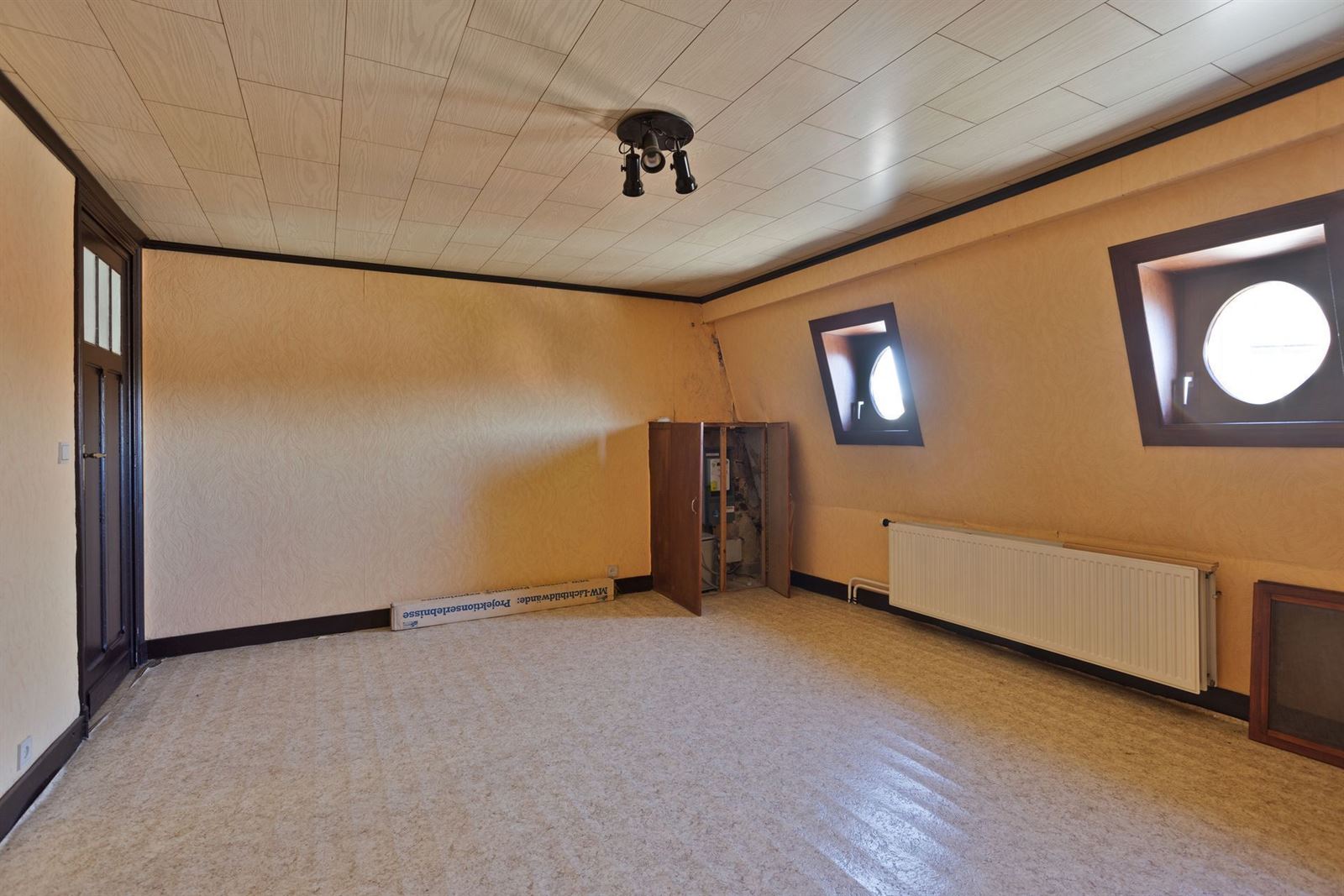 FOTO’S 24 : Gemengd gebouw te 1653 DWORP (België) - Prijs &euro;&nbsp;680.000