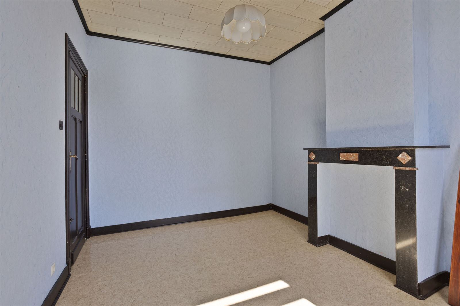 FOTO’S 21 : Gemengd gebouw te 1653 DWORP (België) - Prijs &euro;&nbsp;680.000