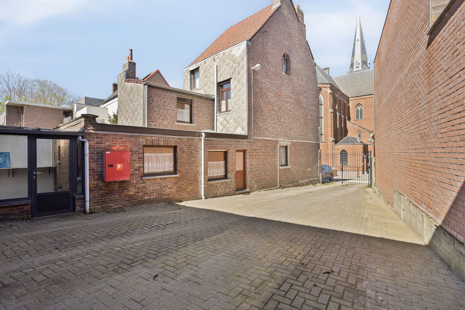 FOTO’S 6 : Gemengd gebouw te 1653 DWORP (België) - Prijs &euro;&nbsp;680.000