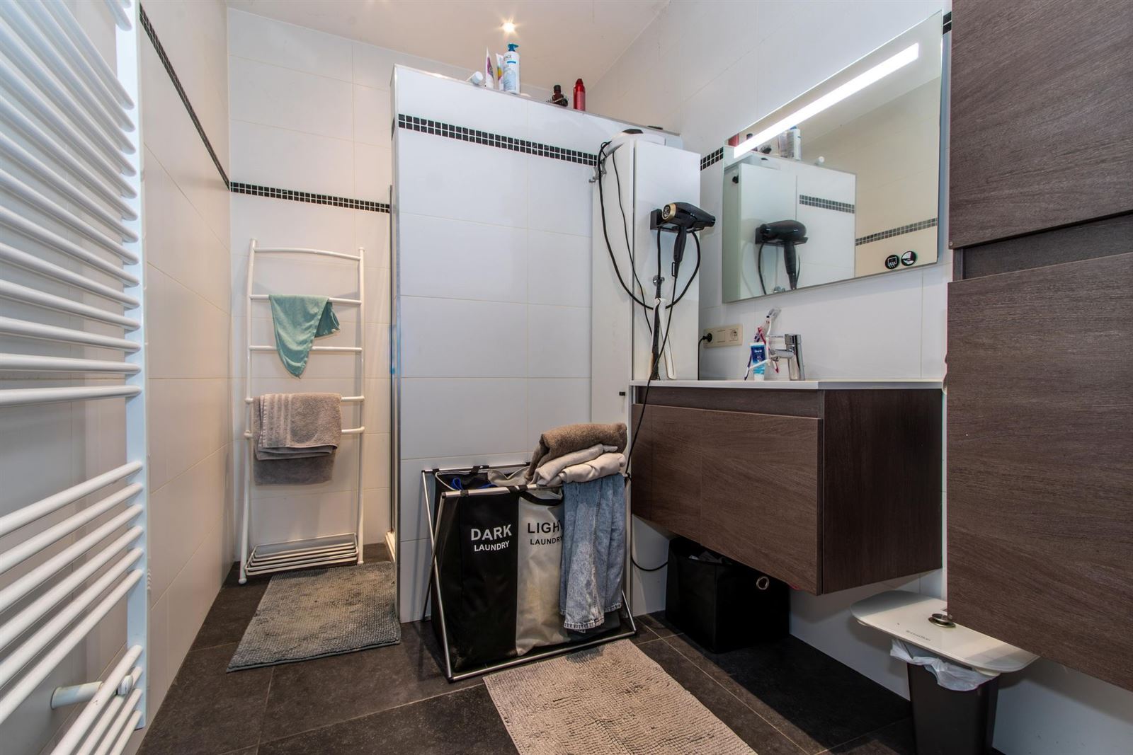FOTO’S 13 : Appartement te 1600 SINT-PIETERS-LEEUW (België) - Prijs &euro;&nbsp;1.100