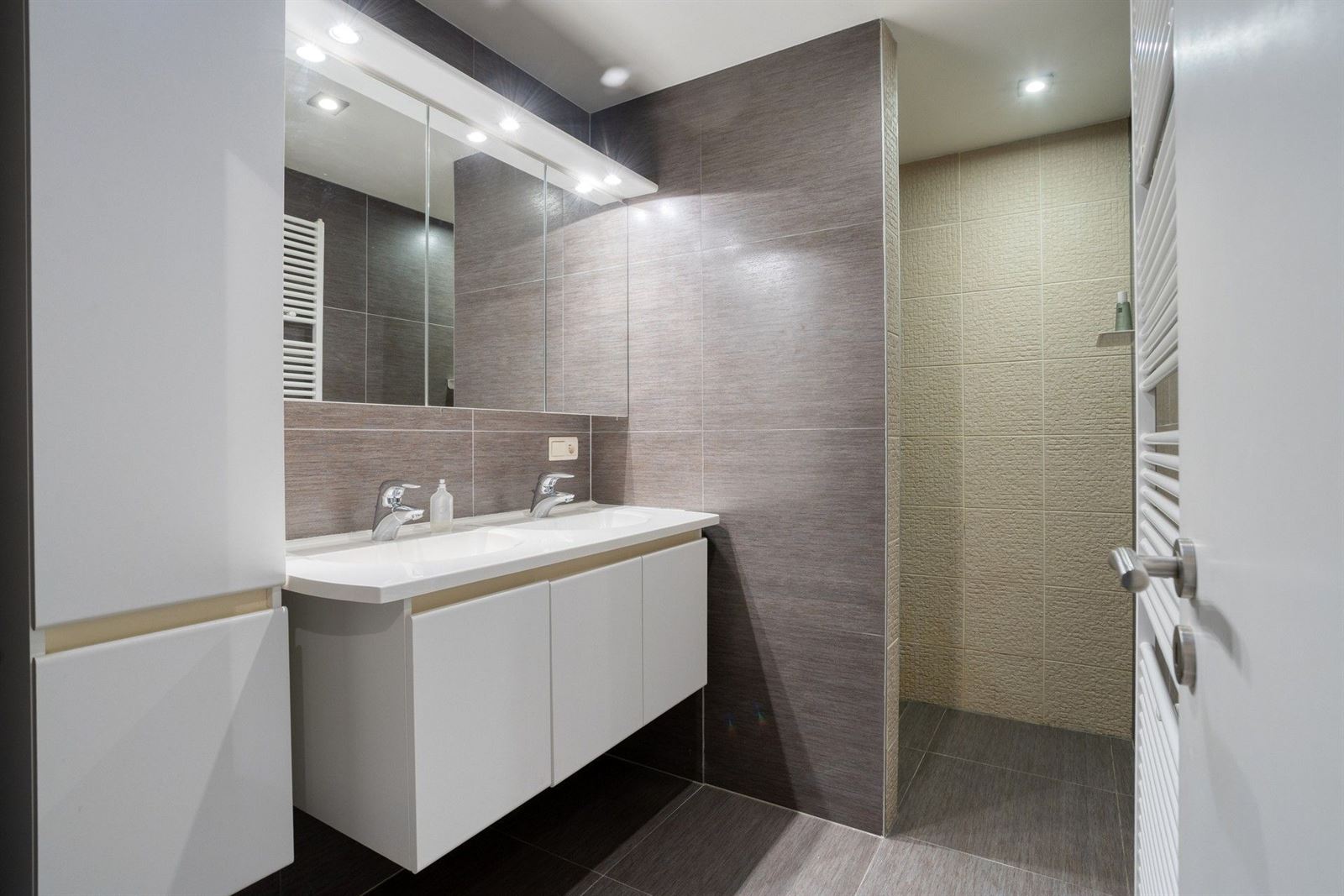 PHOTOS 17 : Appartement à 1640 RHODE-SAINT-GENESE (Belgique) - Prix 359.000 &euro;