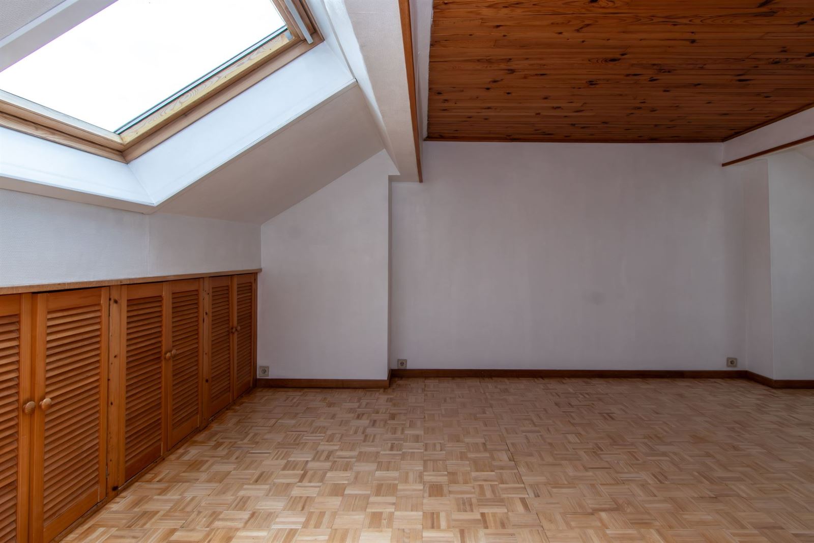 PHOTOS 5 : Maison à 1630 LINKEBEEK (Belgique) - Prix 1.700 &euro;