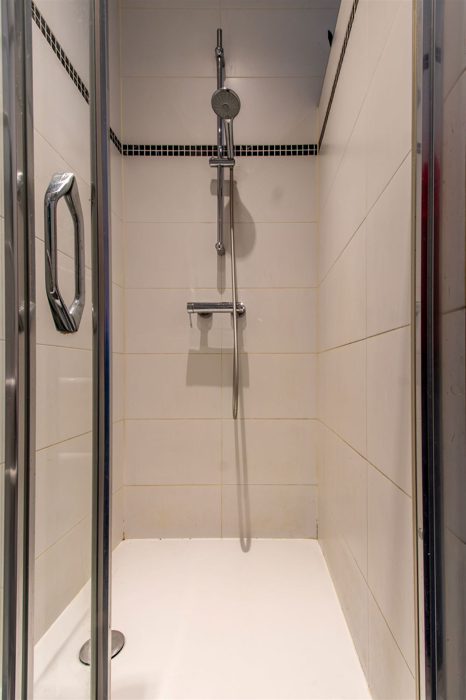 FOTO’S 14 : Appartement te 1600 SINT-PIETERS-LEEUW (België) - Prijs &euro;&nbsp;1.100