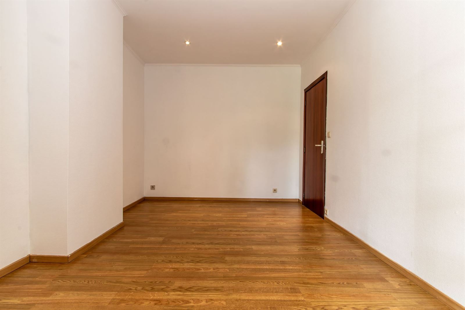 PHOTOS 14 : Maison à 1630 LINKEBEEK (Belgique) - Prix 1.700 &euro;