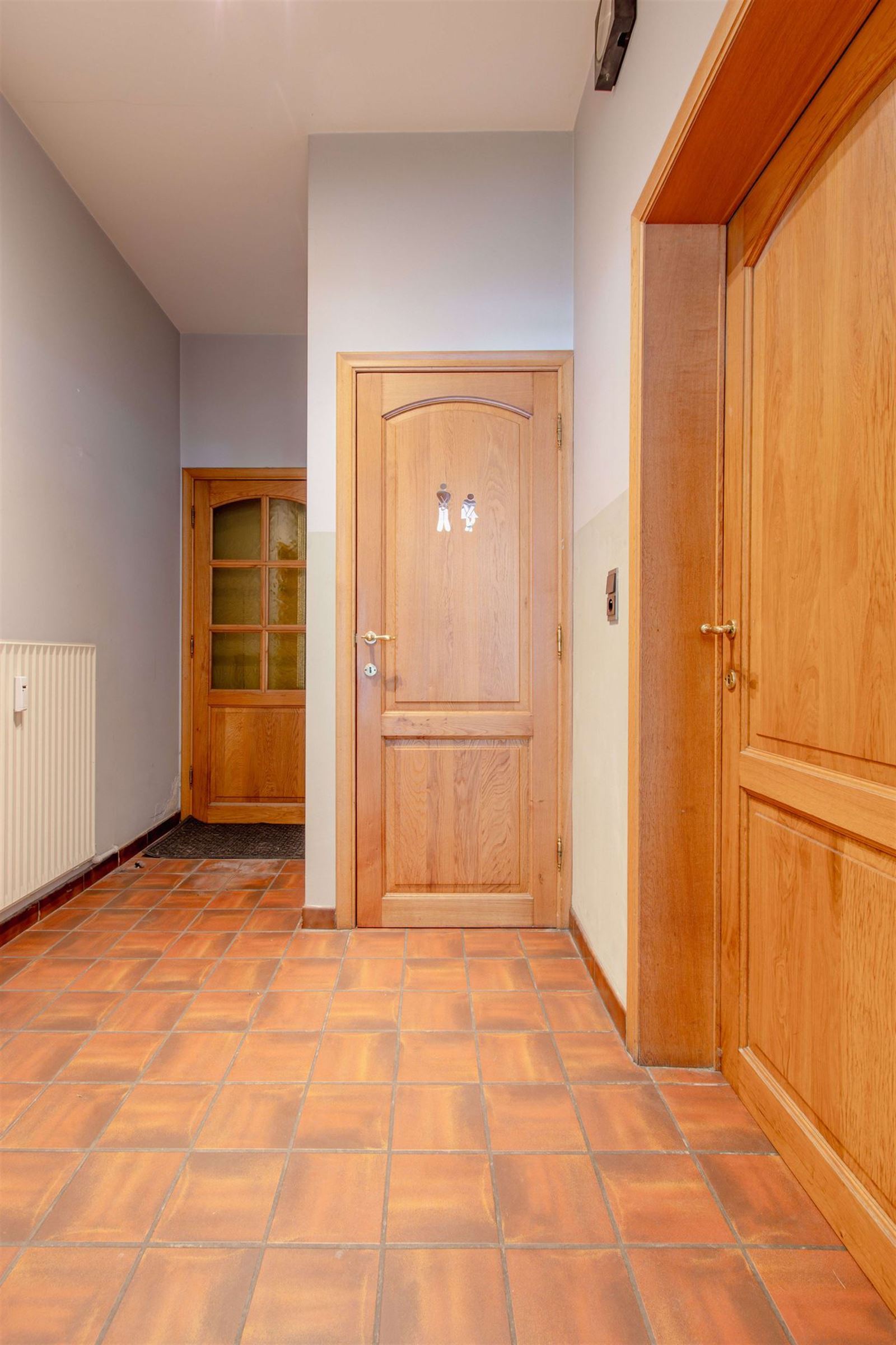 PHOTOS 7 : Immeuble commercial à 1502 LEMBEEK (Belgique) - Prix 850 &euro;
