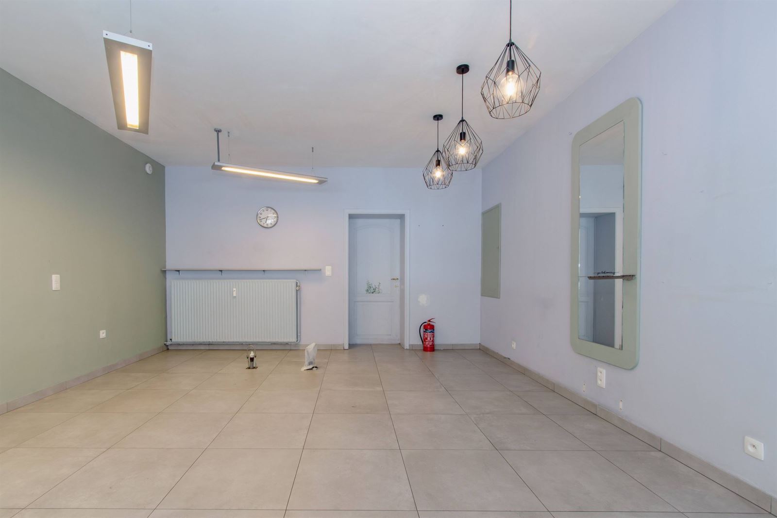 PHOTOS 4 : Immeuble commercial à 1502 LEMBEEK (Belgique) - Prix 850 &euro;