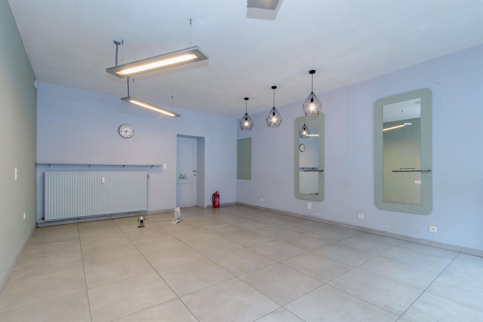 PHOTOS 5 : Immeuble commercial à 1502 LEMBEEK (Belgique) - Prix 850 &euro;