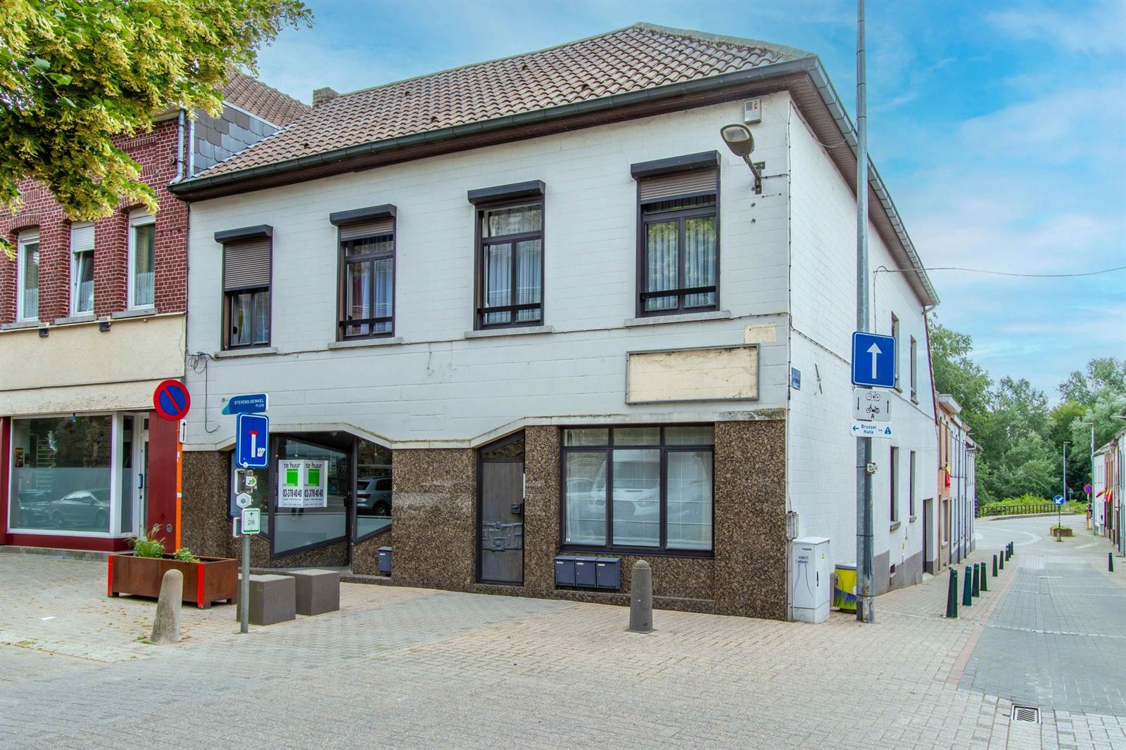 PHOTOS 3 : Immeuble commercial à 1502 LEMBEEK (Belgique) - Prix 850 &euro;