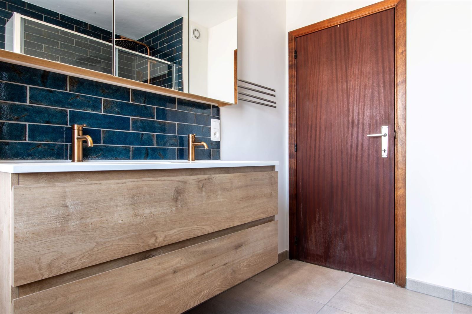 FOTO’S 15 :  te 1640 RHODE-SAINT-GENÈSE (België) - Prijs &euro;&nbsp;1.500