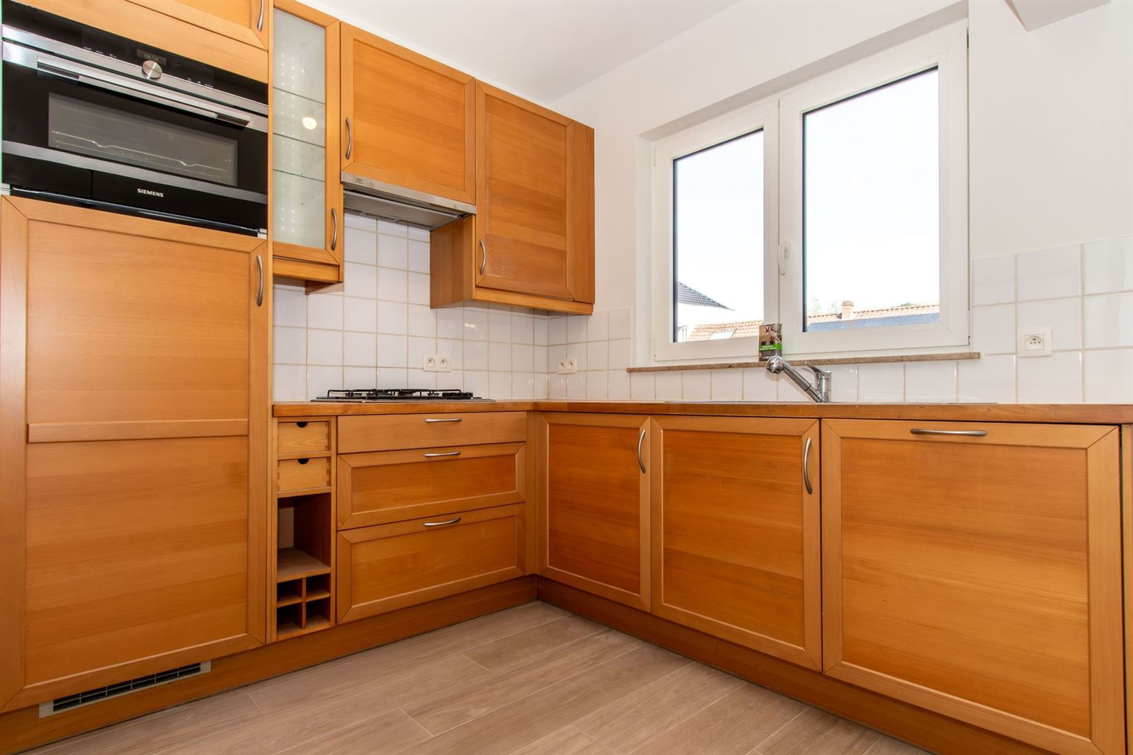 FOTO’S 8 :  te 1640 RHODE-SAINT-GENÈSE (België) - Prijs &euro;&nbsp;1.500