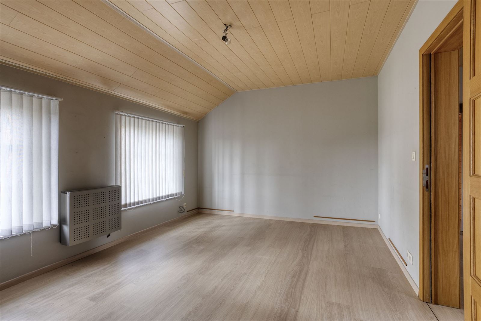 FOTO’S 11 : Woning te 1750 SINT-MARTENS-LENNIK (België) - Prijs &euro;&nbsp;1.200