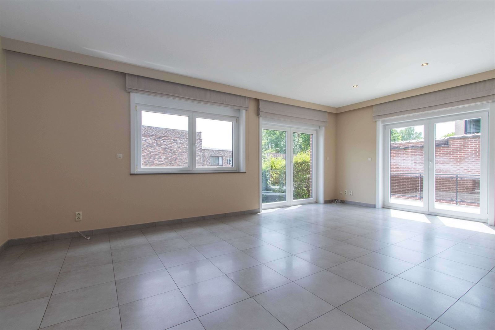PHOTOS 6 : Appartement à 1600 SINT-PIETERS-LEEUW (Belgique) - Prix 1.300 &euro;