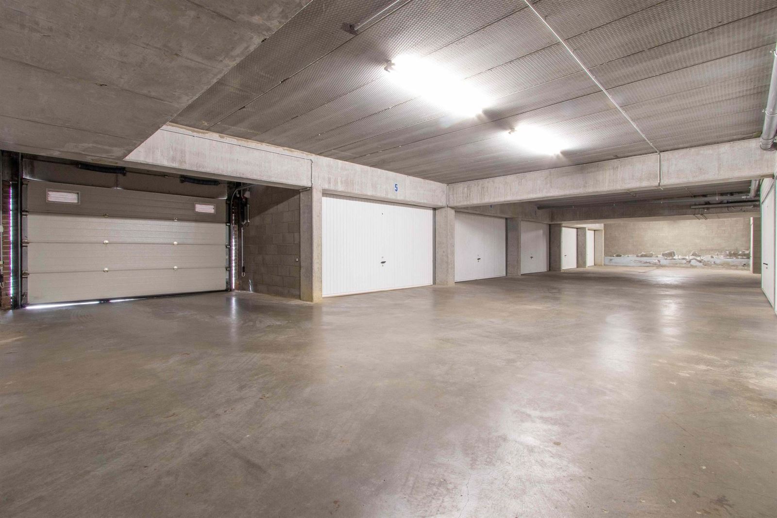 PHOTOS 23 : Appartement à 1600 SINT-PIETERS-LEEUW (Belgique) - Prix 1.300 &euro;