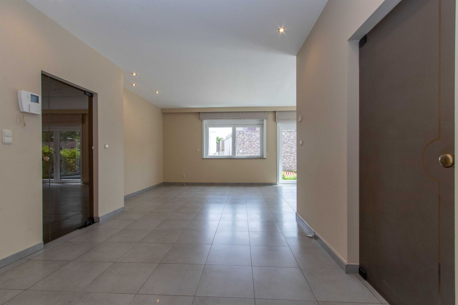 PHOTOS 11 : Appartement à 1600 SINT-PIETERS-LEEUW (Belgique) - Prix 1.300 &euro;