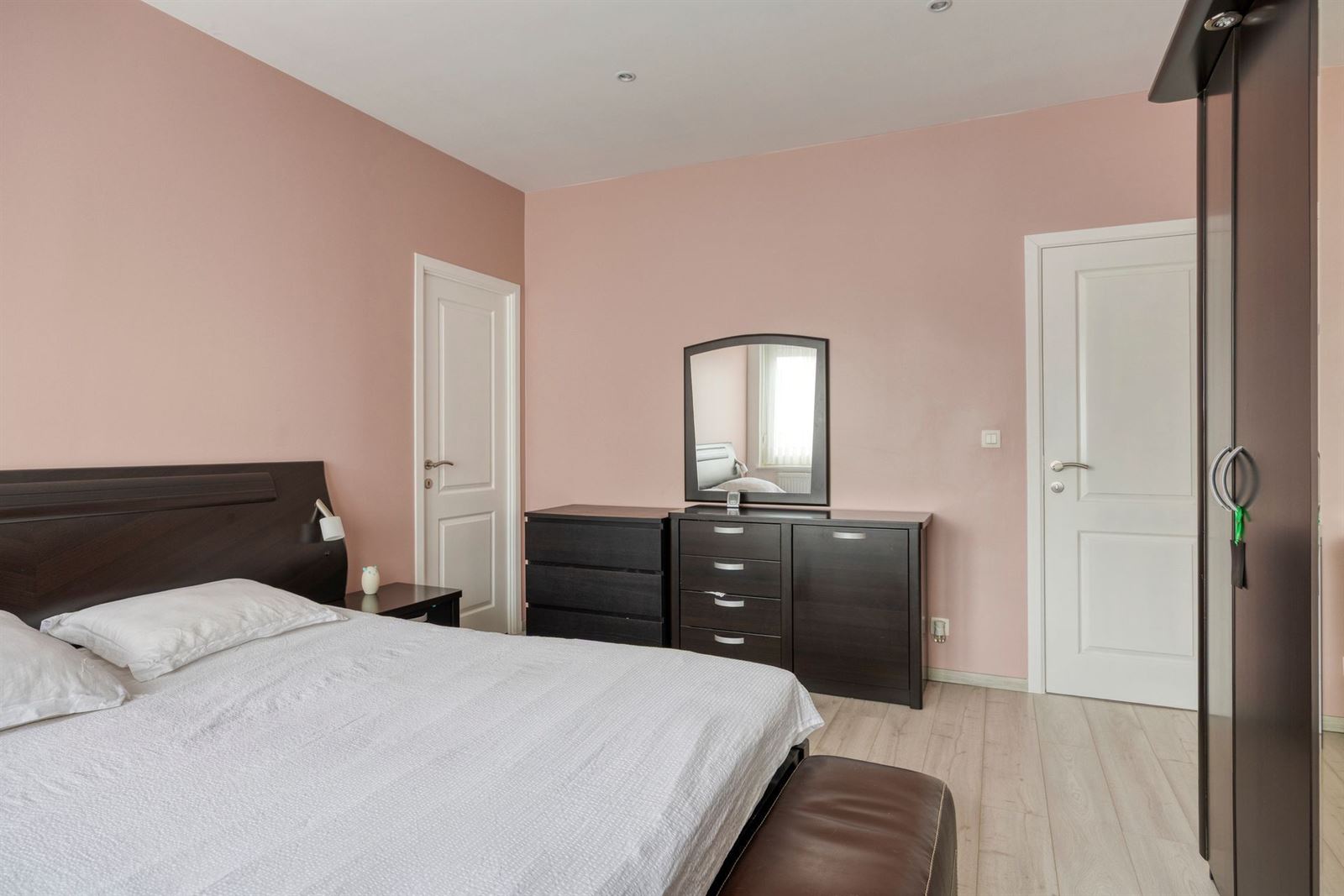 FOTO’S 17 : Woning te 1600 SINT-PIETERS-LEEUW (België) - Prijs &euro;&nbsp;399.000