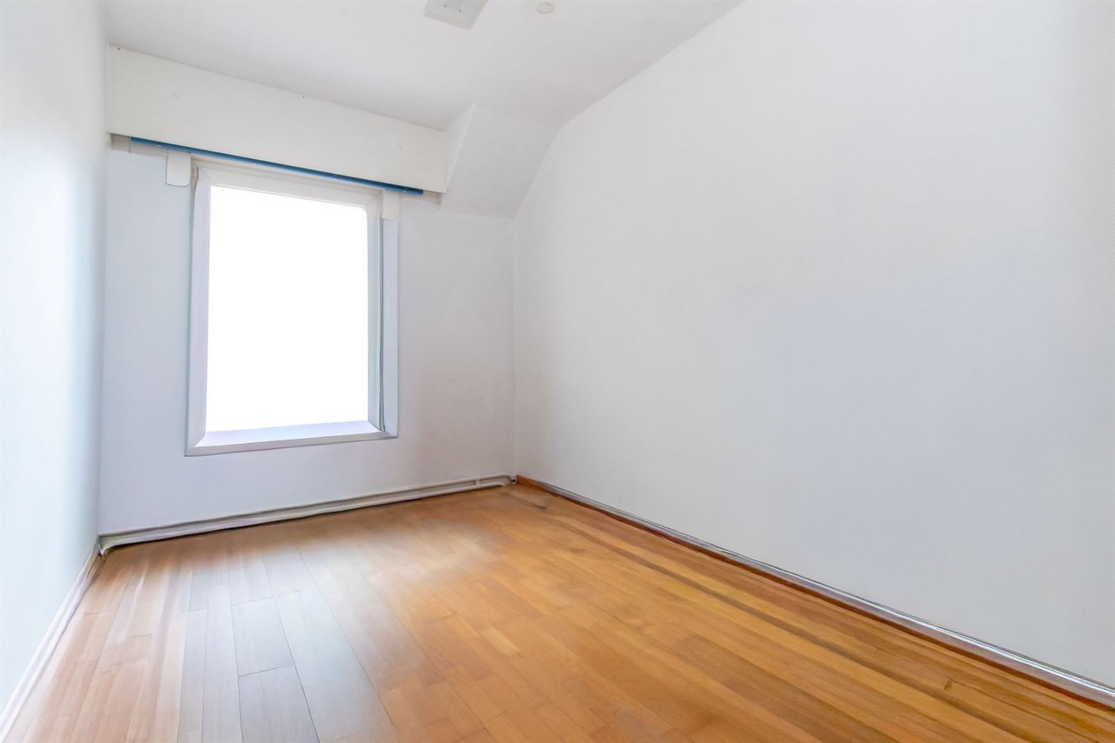 FOTO’S 14 : Woning te 1600 SINT-PIETERS-LEEUW (België) - Prijs &euro;&nbsp;1.800