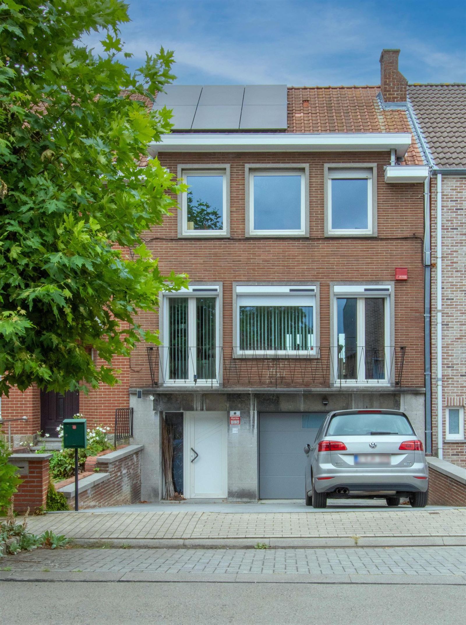 FOTO’S 24 : Woning te 1600 SINT-PIETERS-LEEUW (België) - Prijs &euro;&nbsp;1.800
