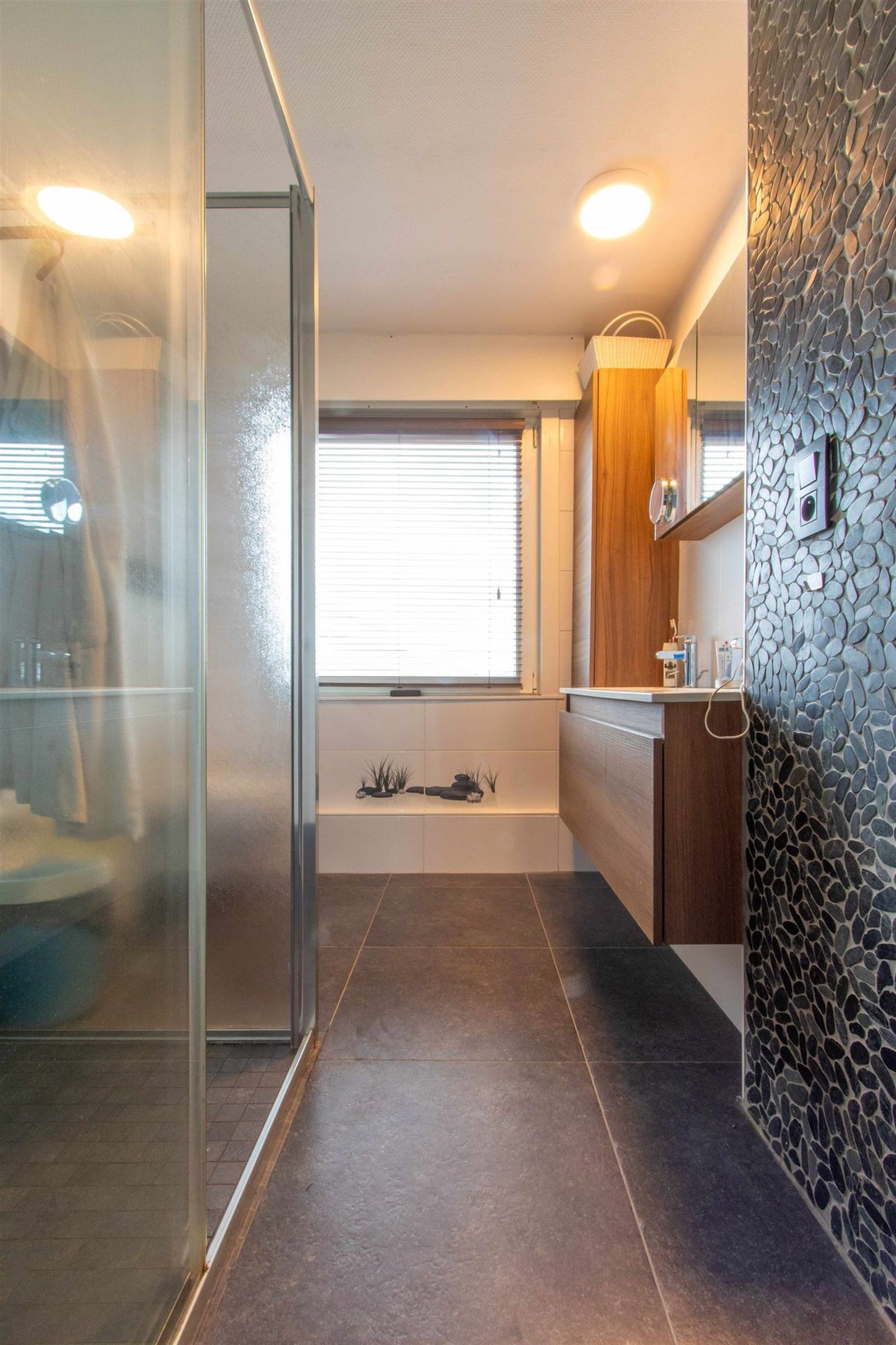 FOTO’S 15 : Woning te 1600 SINT-PIETERS-LEEUW (België) - Prijs &euro;&nbsp;1.800