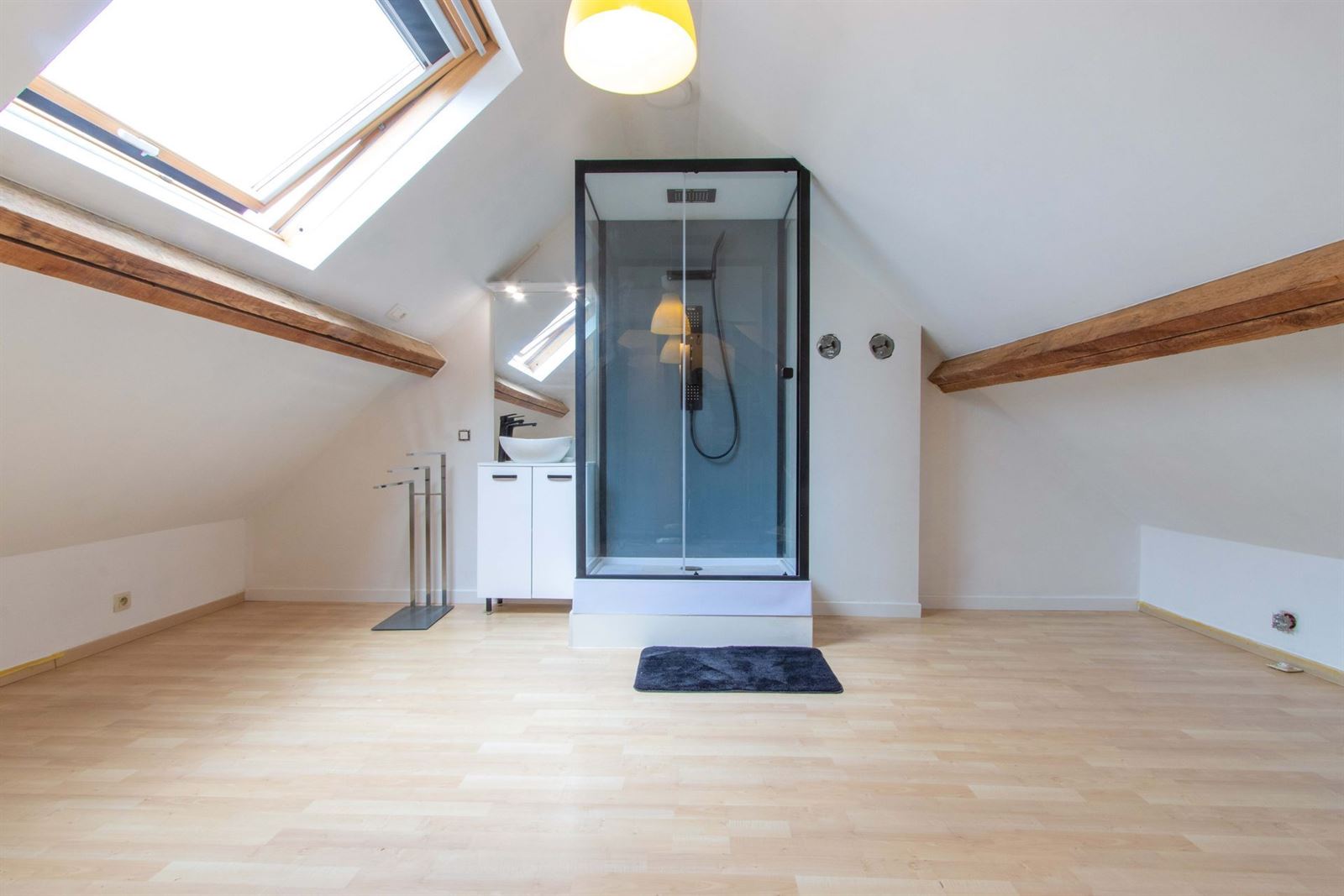 FOTO’S 20 : Woning te 1600 SINT-PIETERS-LEEUW (België) - Prijs &euro;&nbsp;1.800