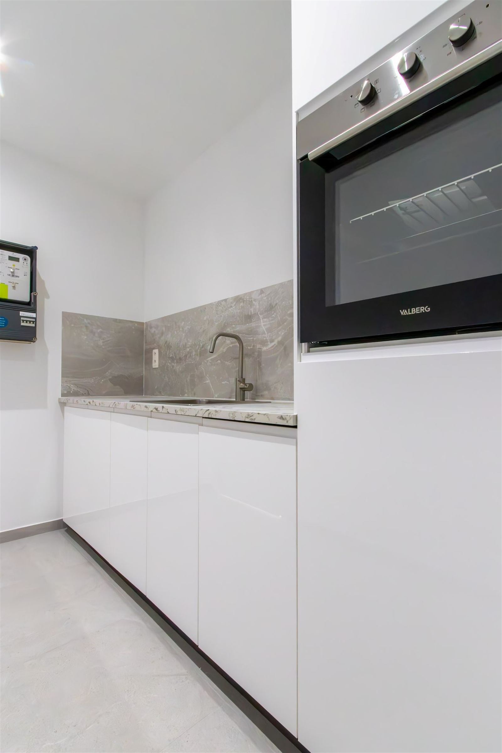 FOTO’S 7 : Handelspand te 1600 SINT-PIETERS-LEEUW (België) - Prijs &euro;&nbsp;995