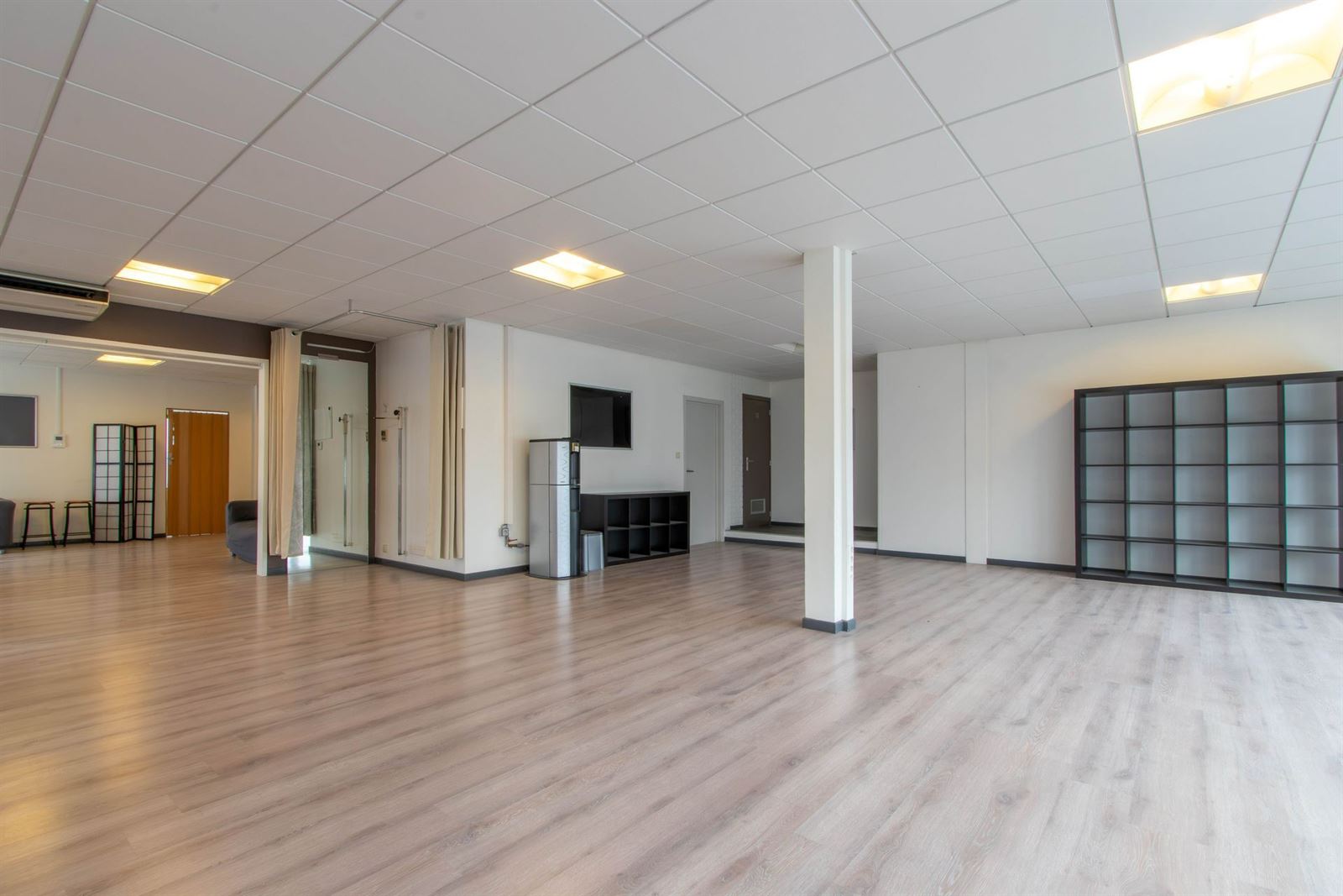 FOTO’S 6 : Handelspand te 1600 SINT-PIETERS-LEEUW (België) - Prijs &euro;&nbsp;1.950