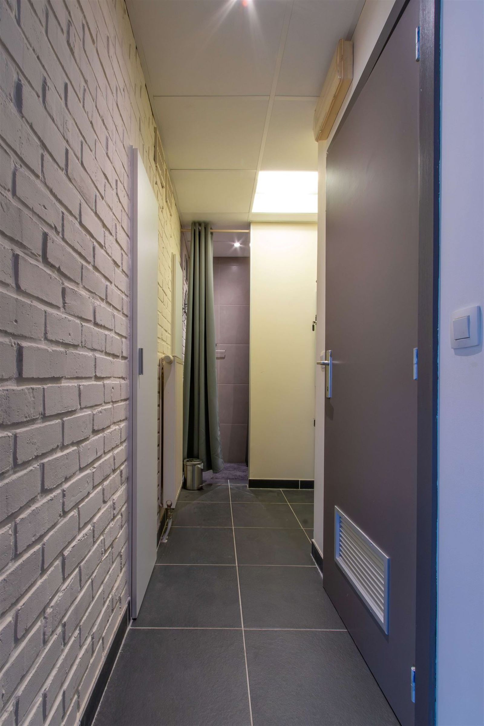 FOTO’S 12 : Handelspand te 1600 SINT-PIETERS-LEEUW (België) - Prijs &euro;&nbsp;1.950