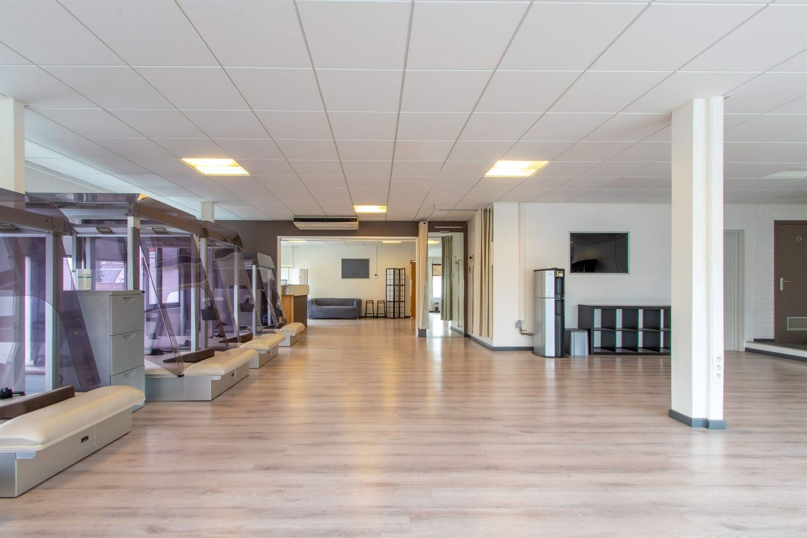 FOTO’S 5 : Handelspand te 1600 SINT-PIETERS-LEEUW (België) - Prijs &euro;&nbsp;1.950