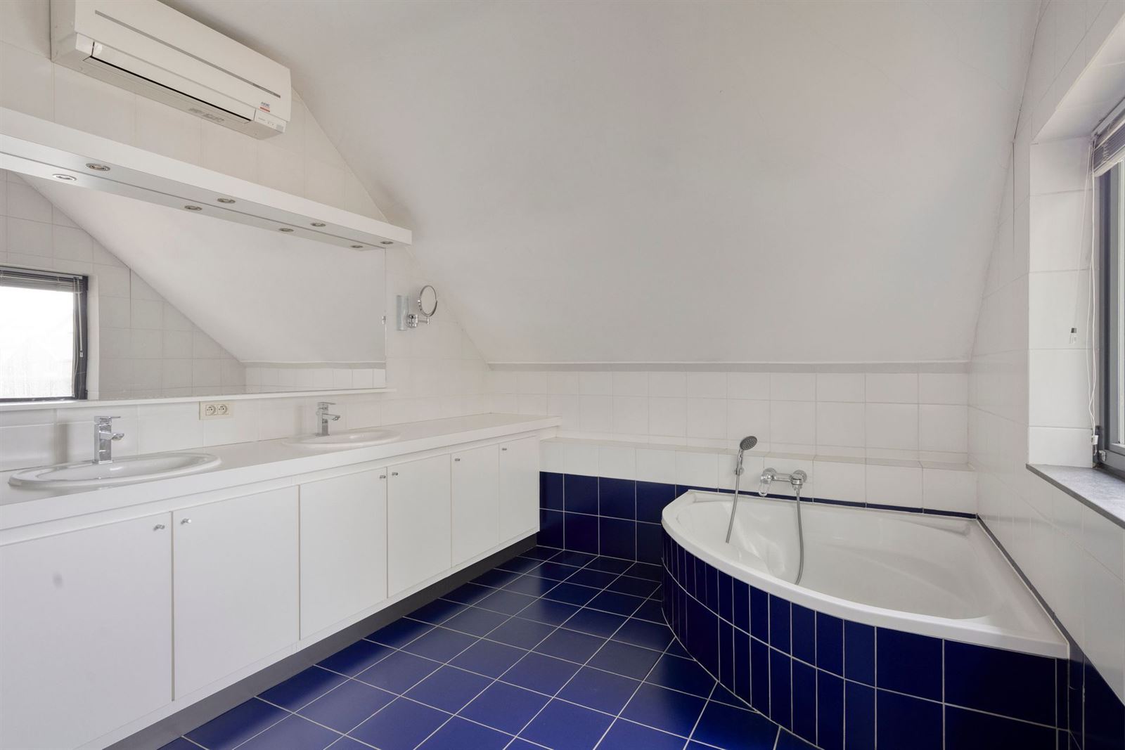 FOTO’S 18 : Woning te 1654 HUIZINGEN (België) - Prijs &euro;&nbsp;820.000