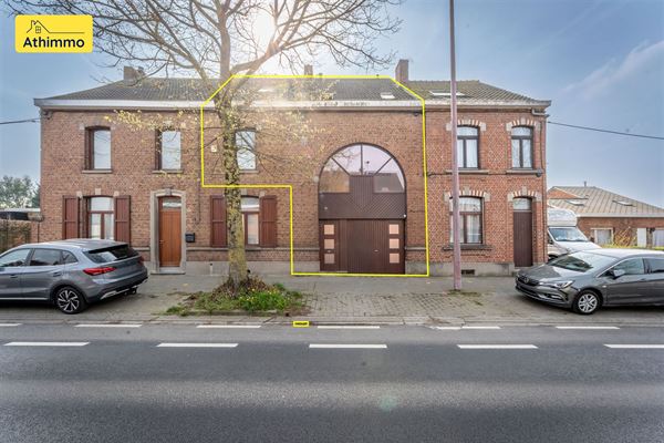 maison 2 façades, 3 chambres et 1 bureau , grand garage et beau jardin 2 belles terrasses faire offre àpd 249.000€