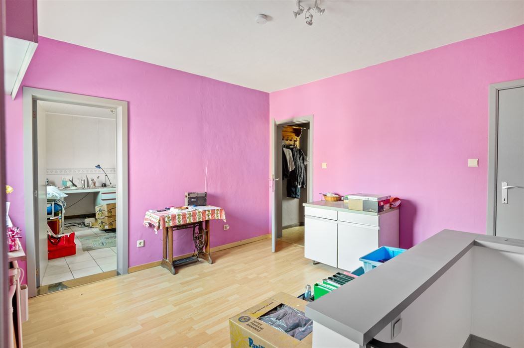 RUIME 5-SLPK-WONING MET GROTE TUIN