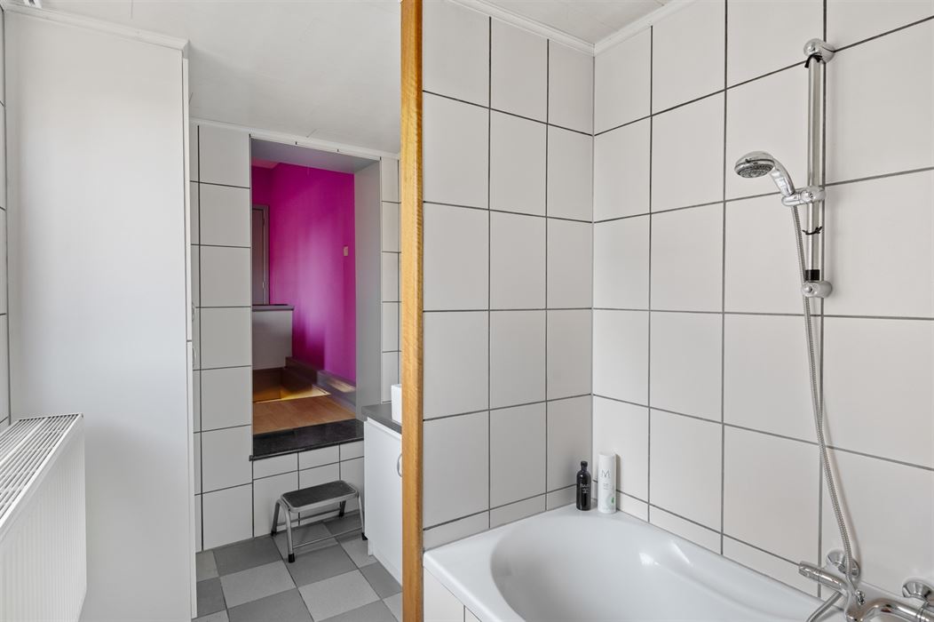 RUIME 5-SLPK-WONING MET GROTE TUIN