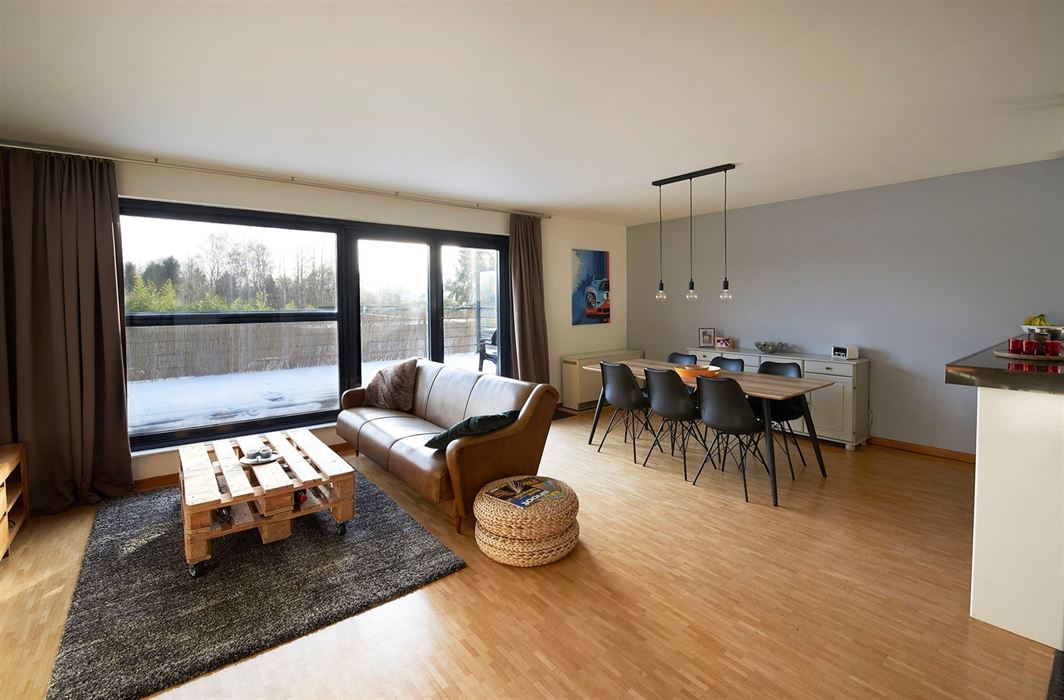 2 slpk-app met groot zonneterras en berging 1 en garagebox 2
