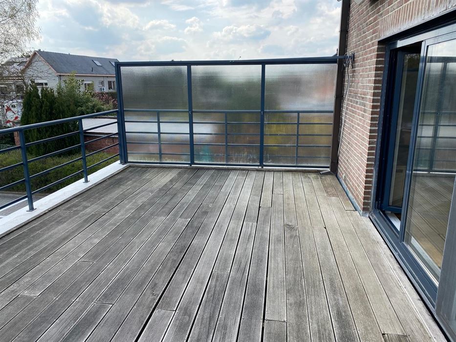 2 slpk-app met groot zonneterras en berging 1 en garagebox 2