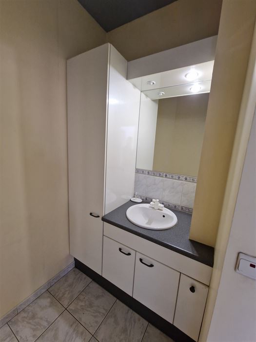 RUIM HANDELSPAND MET GROTE STOCKAGERUIMTE