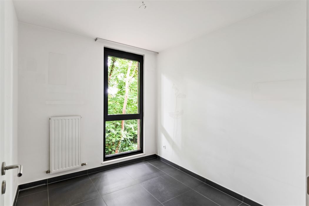 RESIDENTIEEL GELEGEN 2-SLPK-APP MET AUTOSTAANPLAATS