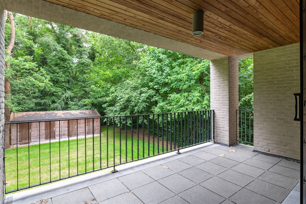 RESIDENTIEEL GELEGEN 2-SLPK-APP MET AUTOSTAANPLAATS